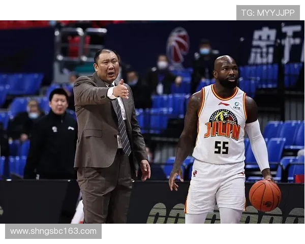 球员续约谈判进入关键时刻 各方博弈加剧未来动向悬而未决